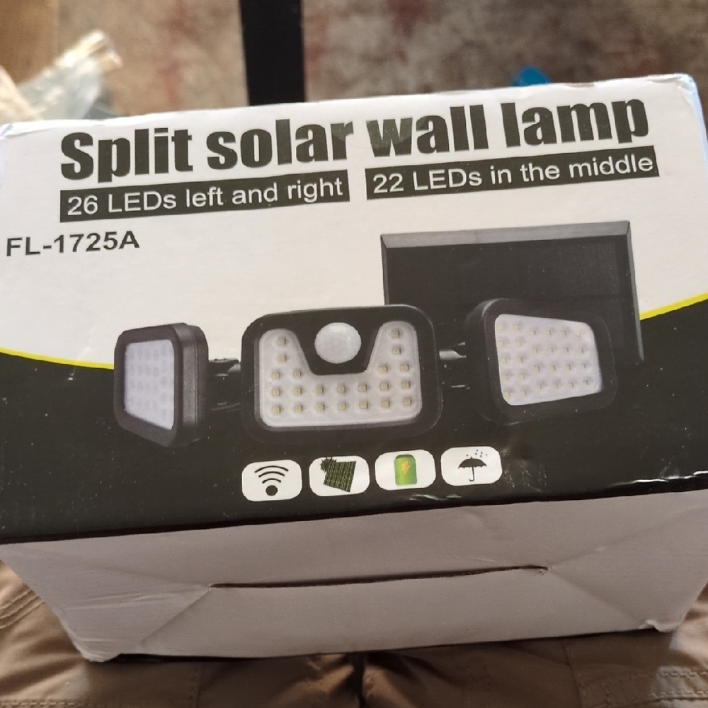 Split Solar Wall Lamp with 22 LEDs